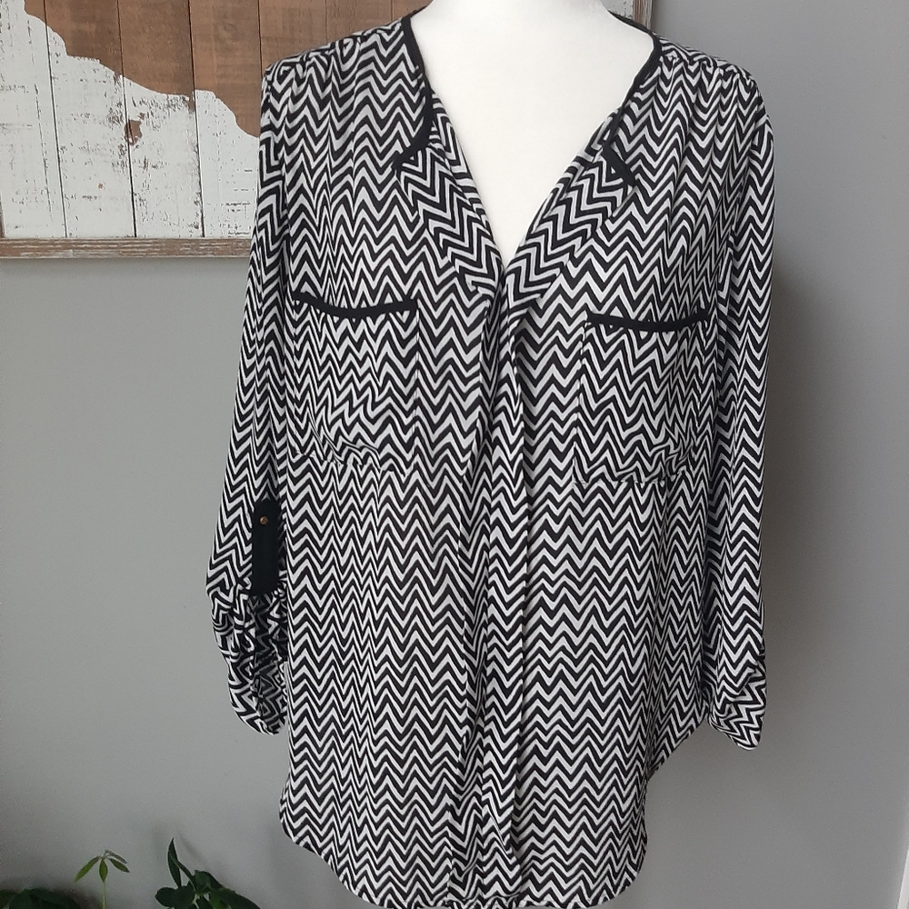 New Directions 100% polyester chevron blouse